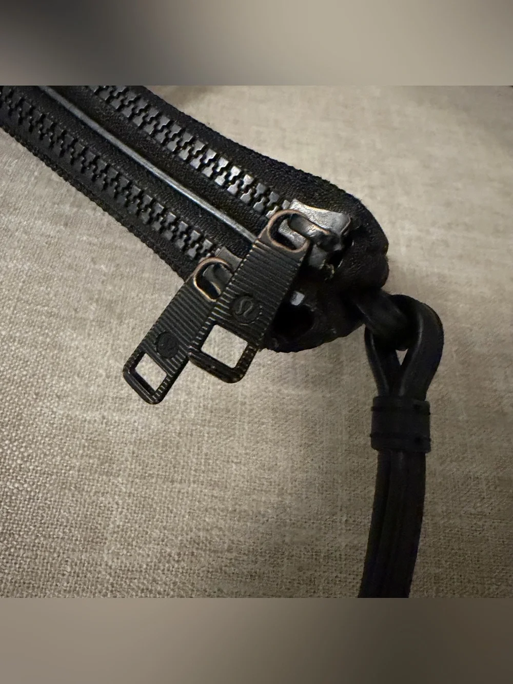 Lululemon Double Zipper Compartment Wristlet Black